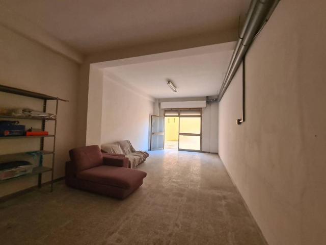 Box in vendita a Puglia, Barletta-andria-trani