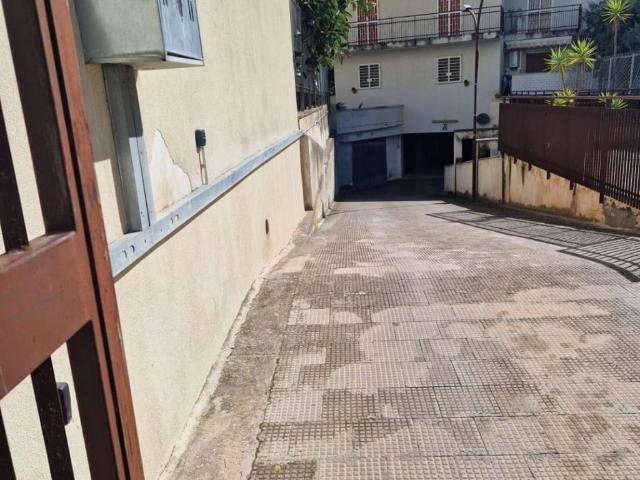 Box in vendita a Puglia, Bari