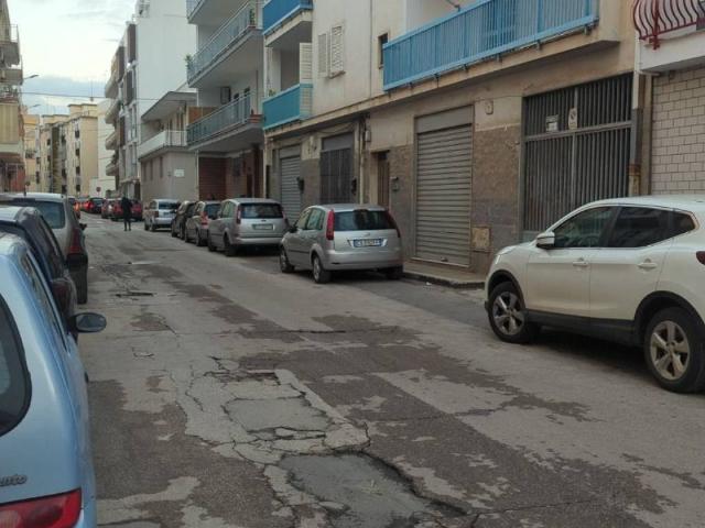 Box in vendita a Puglia, Bari