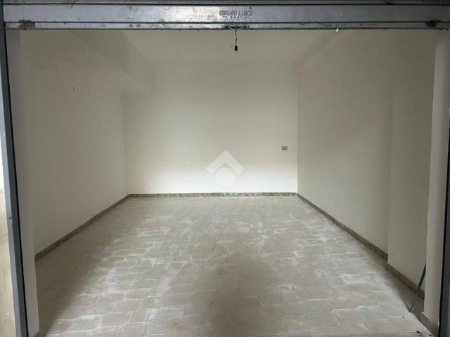 Box in vendita a Puglia, Bari