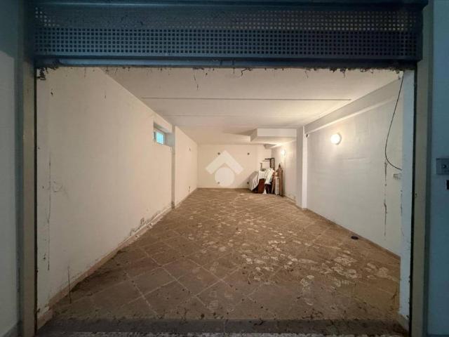 Box in vendita a Puglia, Bari