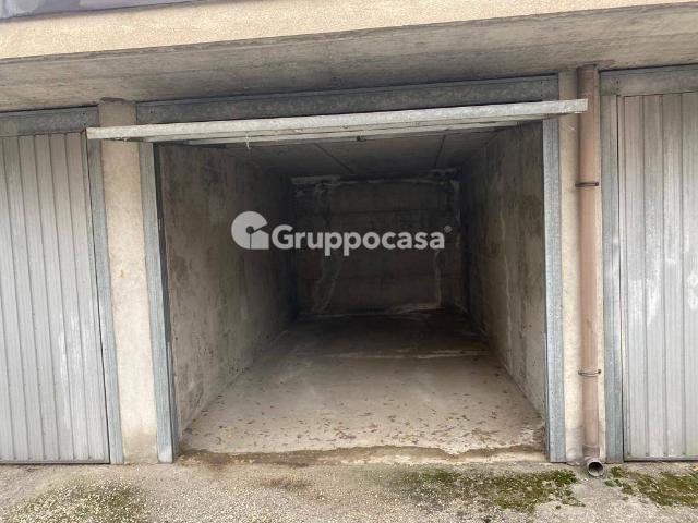 Box in vendita a Boffalora Sopra Ticino, Lombardia