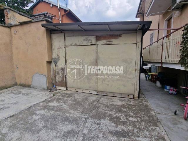 Box in vendita a Bollate, Lombardia