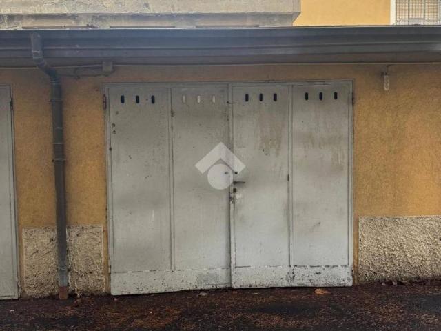 Box in vendita a San Donato, Bologna