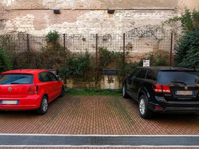 Box in vendita a Porto-Saragozza, Bologna