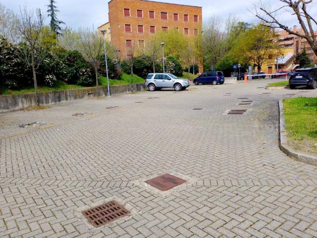 Box in vendita a Quartiere Navile, Bologna