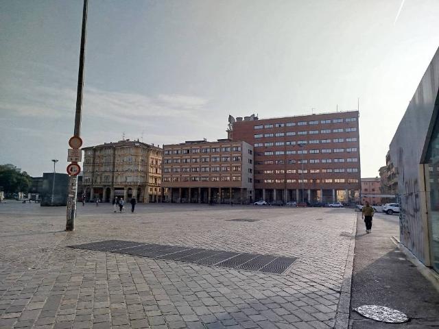 Box in vendita a Santo Stefano, Bologna