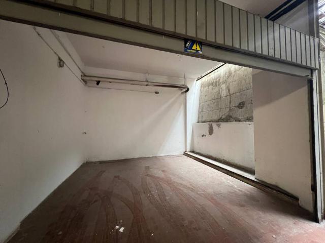 Box in vendita a Porto-Saragozza, Bologna