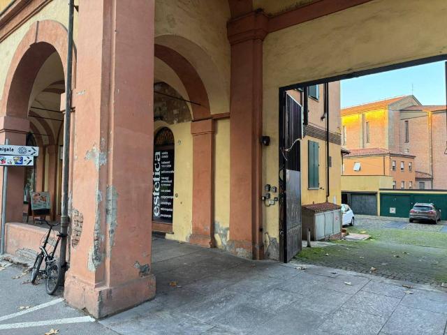 Box in vendita a Porto-Saragozza, Bologna