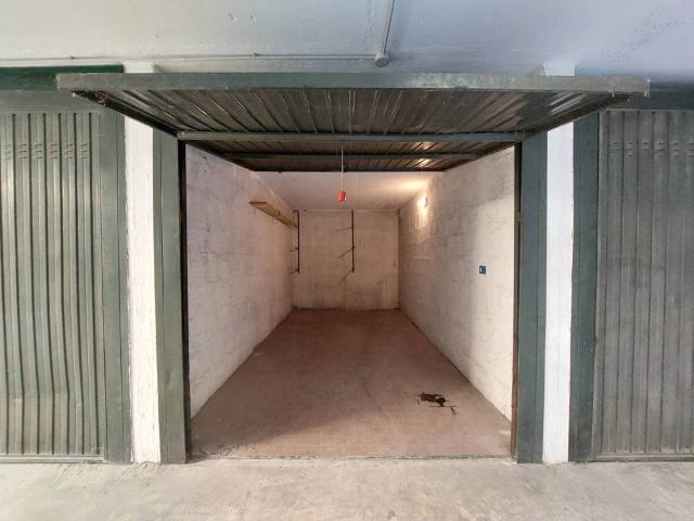 Box in vendita a Bologna, Reggio Emilia