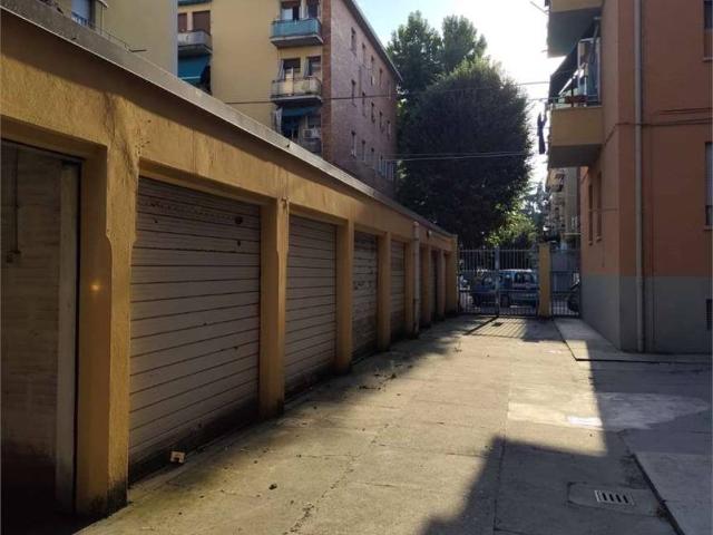 Box in vendita a Quartiere Navile, Bologna