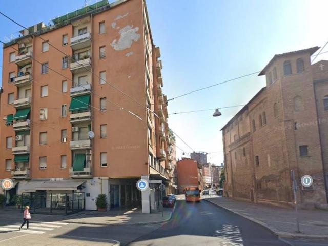 Box in vendita a Porto-Saragozza, Bologna