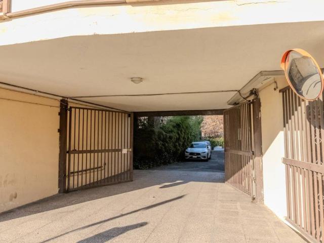 Box in vendita a San Donato-San Vitale, Bologna