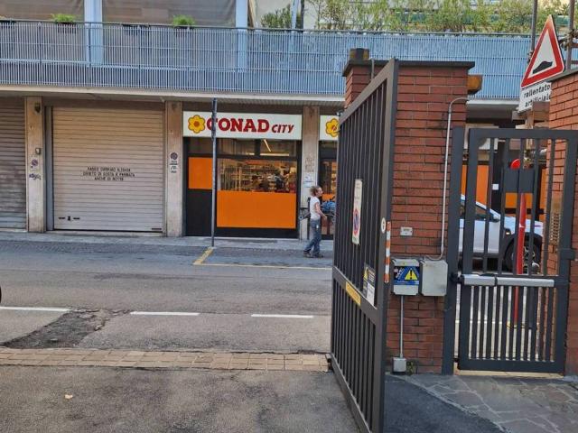 Box in vendita a Santo Stefano, Bologna