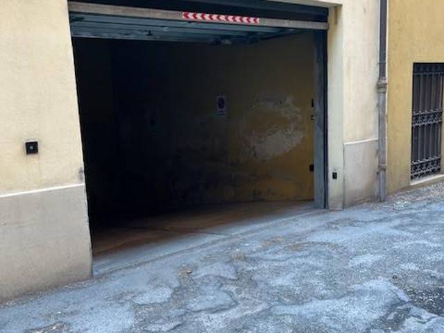 Box in vendita a Santo Stefano, Bologna