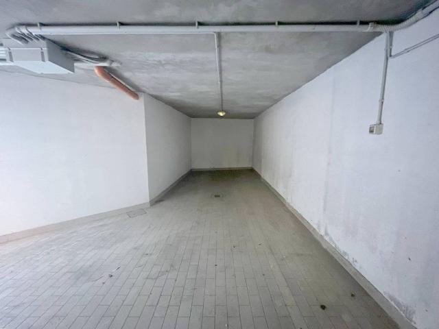 Box in vendita a Santo Stefano, Bologna