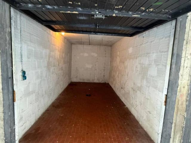 Box in vendita a Casteldebole, Bologna