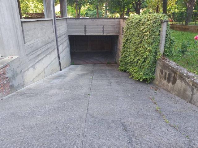 Box in vendita a Quartiere Navile, Bologna