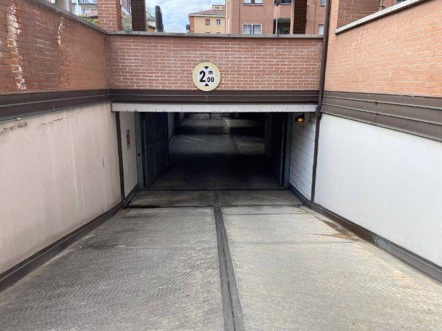 Box in vendita a San Donato-San Vitale, Bologna