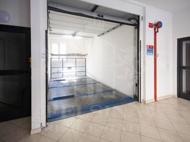 Box in vendita a Porto-Saragozza, Bologna