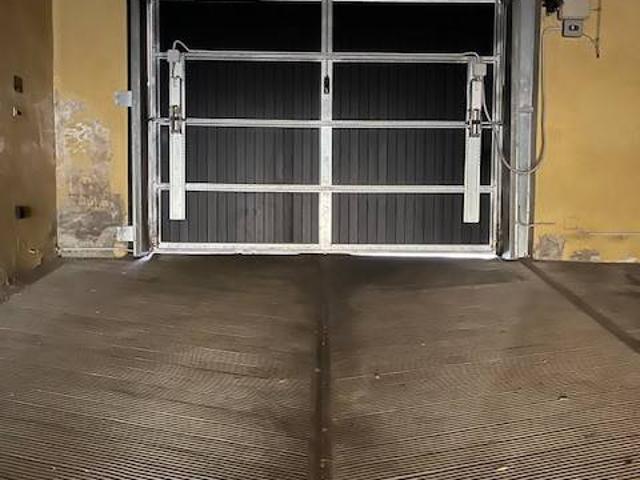 Box in vendita a Santo Stefano, Bologna