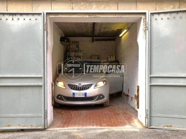 Box in vendita a San Donato-San Vitale, Bologna