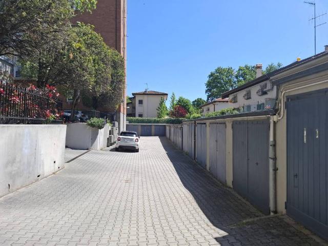Box in vendita a Savena, Bologna