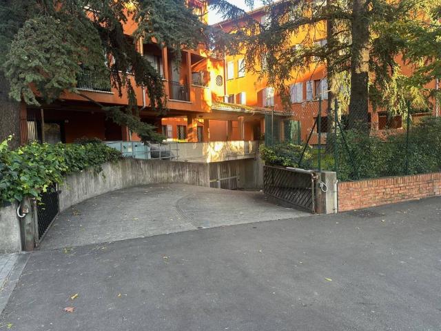 Box in vendita a Savena, Bologna