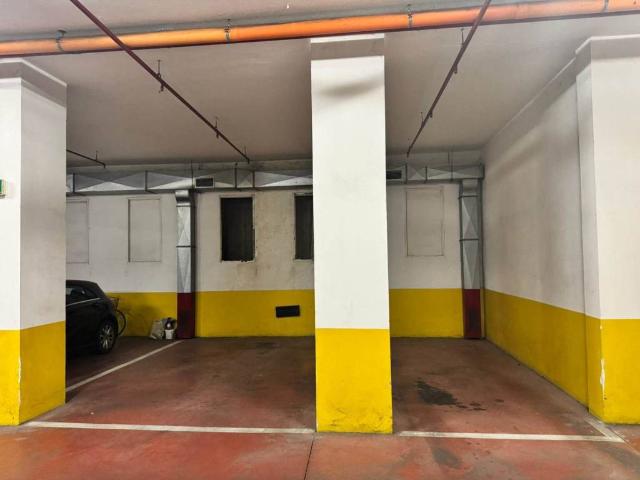Box in vendita a Porto-Saragozza, Bologna