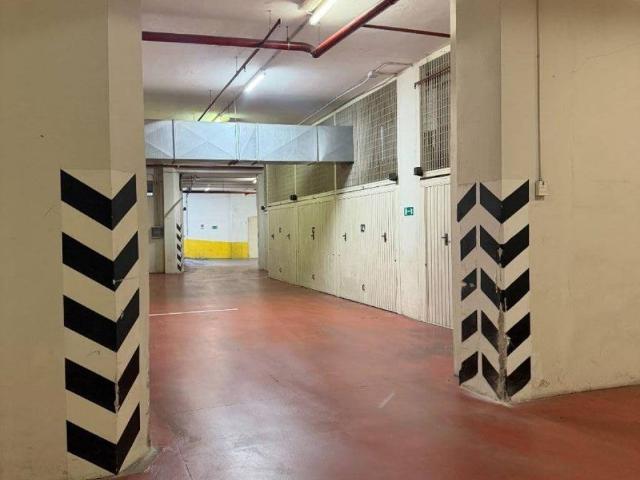 Box in vendita a Porto-Saragozza, Bologna