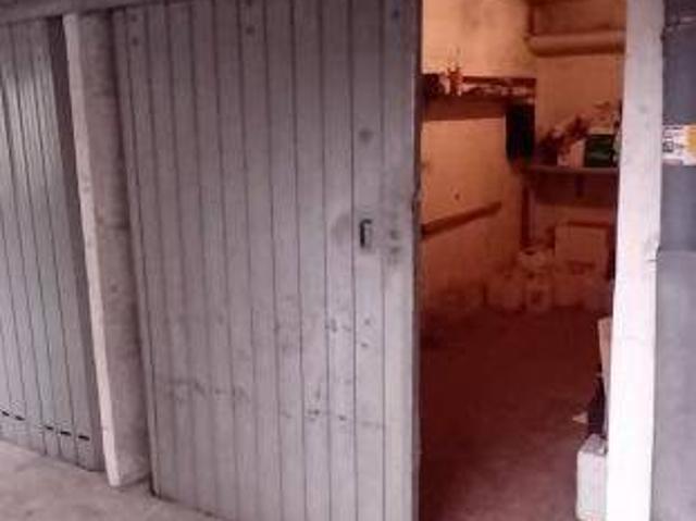 Box in vendita a Casteldebole, Bologna