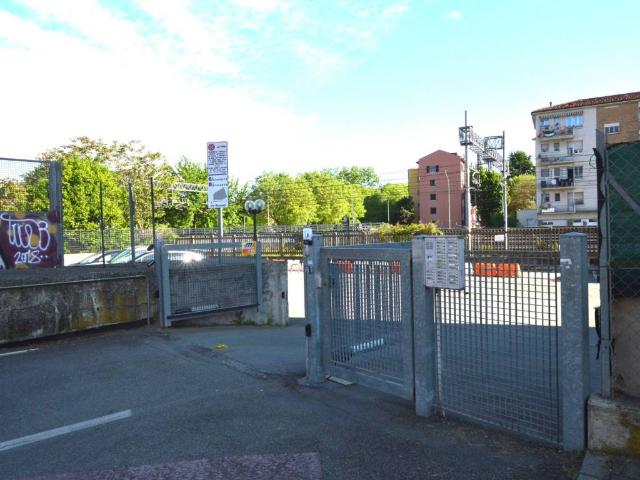 Box in vendita a San Donato-San Vitale, Bologna
