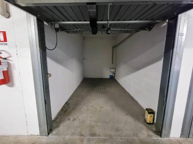 Box in vendita a San Donato-San Vitale, Bologna
