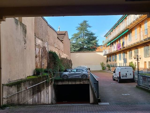 Box in vendita a Porto-Saragozza, Bologna