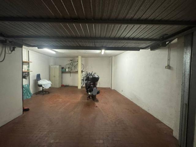 Box in vendita a Porto-Saragozza, Bologna
