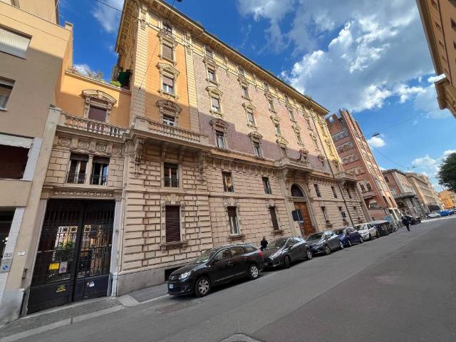 Box in vendita a Porto-Saragozza, Bologna