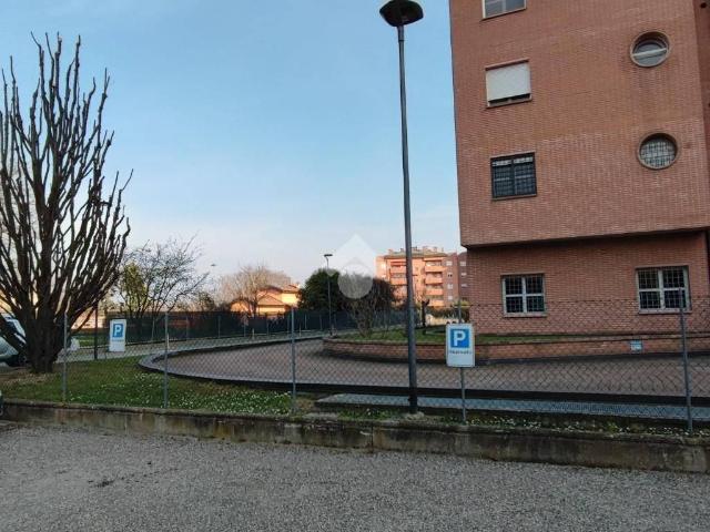 Box in vendita a Casteldebole, Bologna