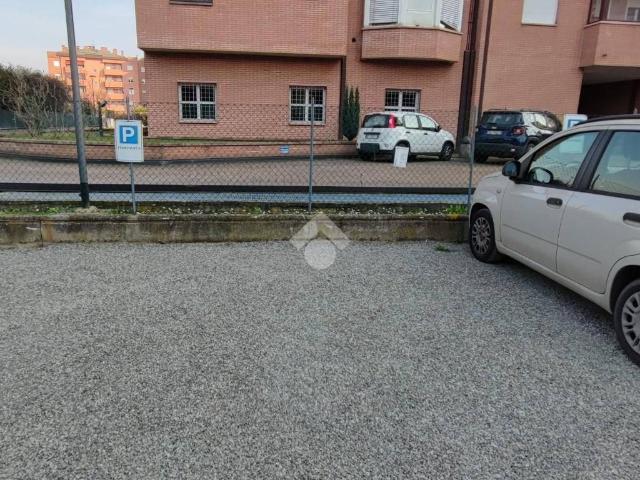 Box in vendita a Casteldebole, Bologna