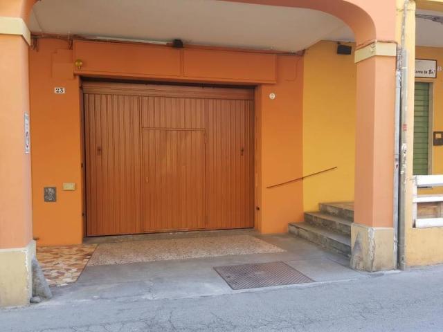 Box in vendita a Santo Stefano, Bologna