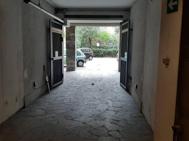 Box in vendita a Santo Stefano, Bologna