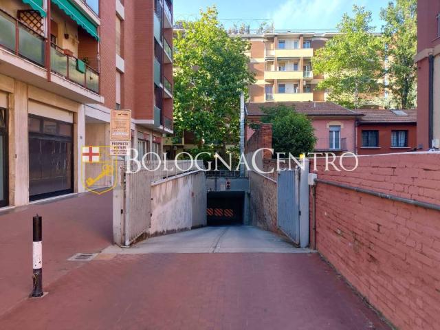 Box in vendita a San Donato-San Vitale, Bologna