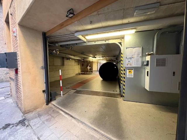 Box in vendita a Irnerio, Bologna