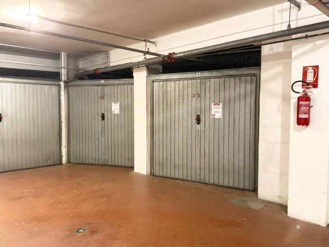 Box in vendita a Santo Stefano, Bologna