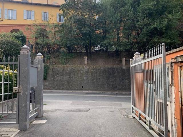 Box in vendita a Porto-Saragozza, Bologna