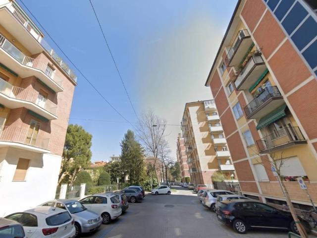 Box in vendita a Porto-Saragozza, Bologna
