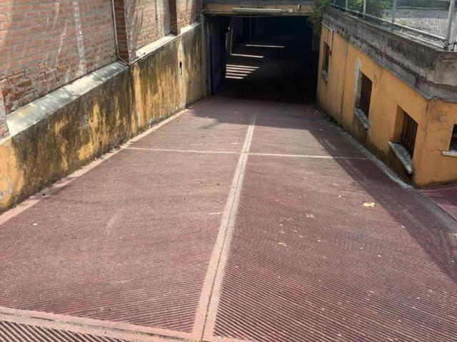 Box in vendita a Porto-Saragozza, Bologna