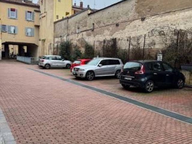 Box in vendita a Porto-Saragozza, Bologna