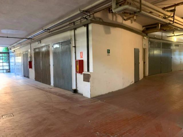 Box in vendita a Casteldebole, Bologna