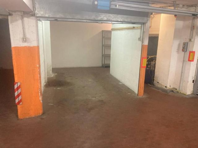 Box in vendita a Porto-Saragozza, Bologna