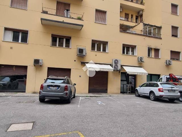 Box in vendita a Porto-Saragozza, Bologna